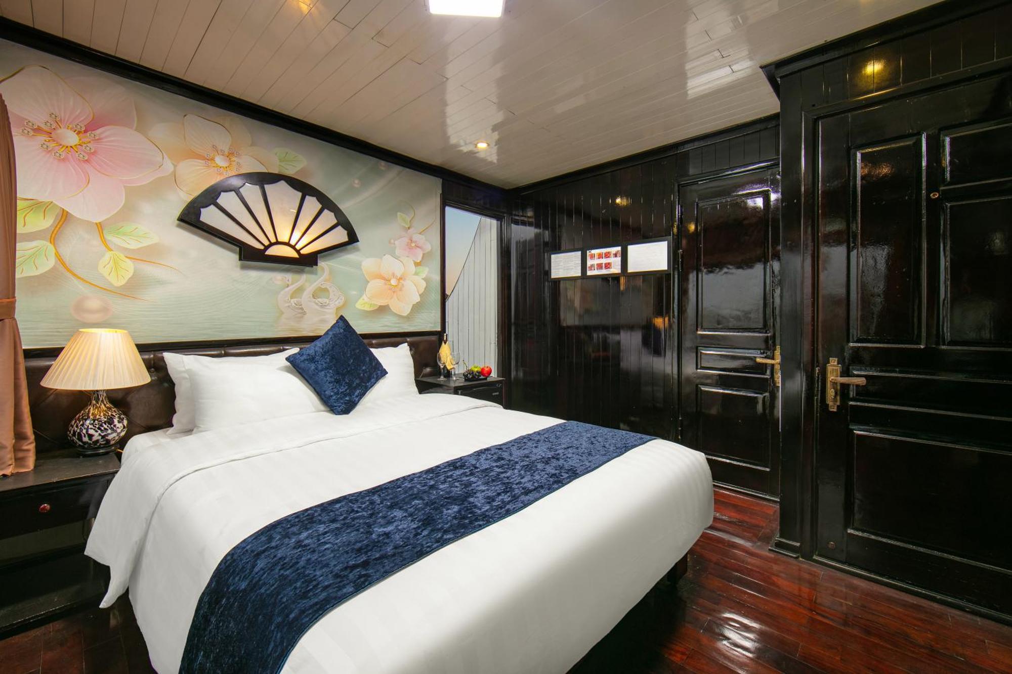 Fantasea Imperial Cruise Hotel Ha Long Exterior photo