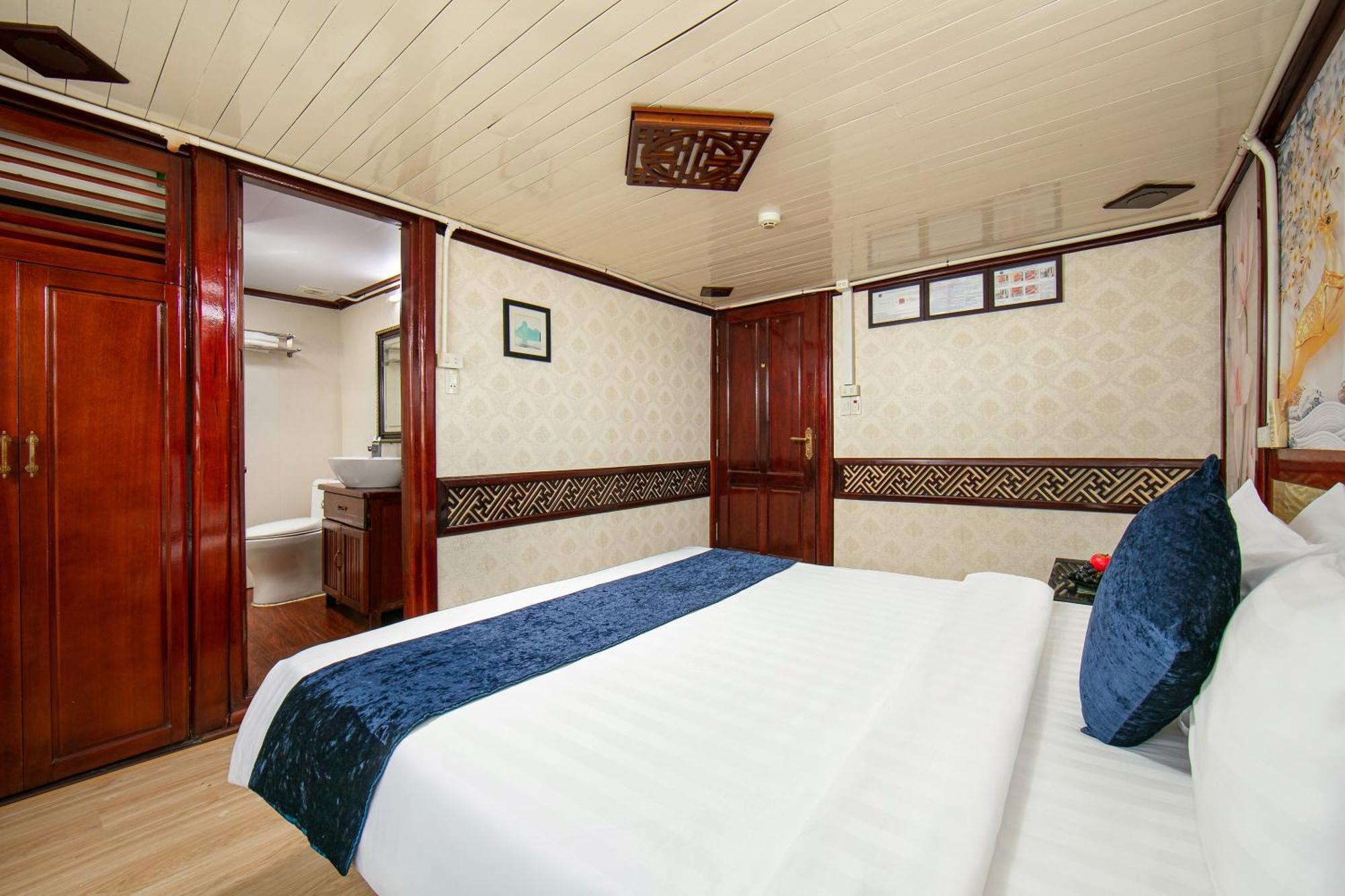 Fantasea Imperial Cruise Hotel Ha Long Exterior photo